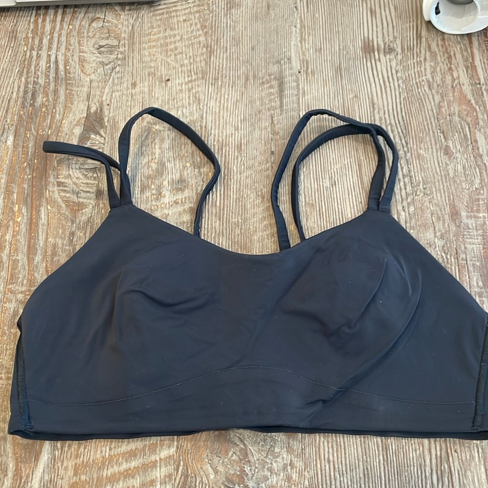Lululemon like a cloud bra